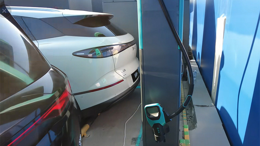 BYD Flash-Charging EV