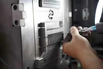 injection mold polishing