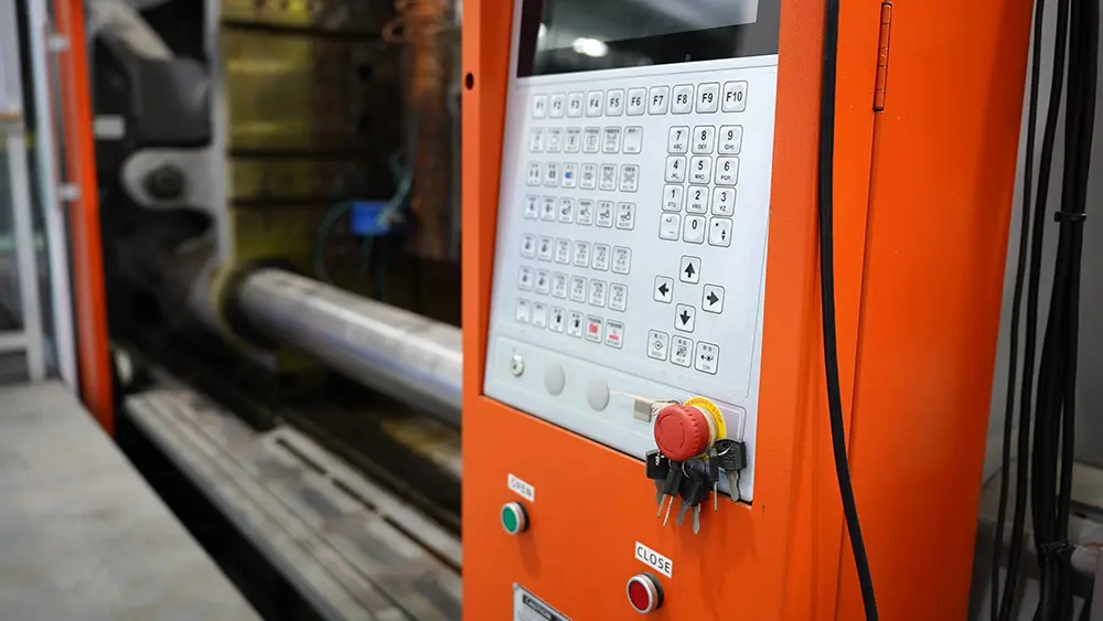 injection molding machine
