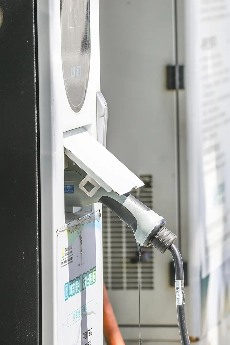 New energy injection molded plastic components
